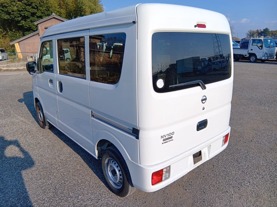 NISSAN NV100 CLIPPER