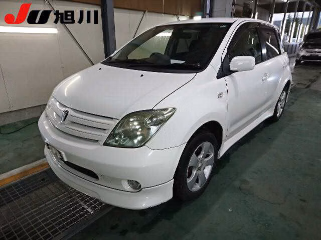 TOYOTA IST