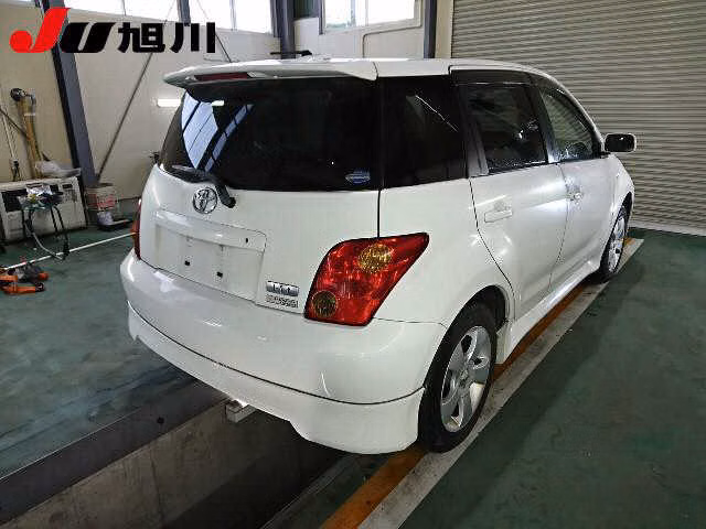 TOYOTA IST