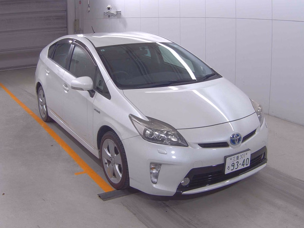 TOYOTA PRIUS
