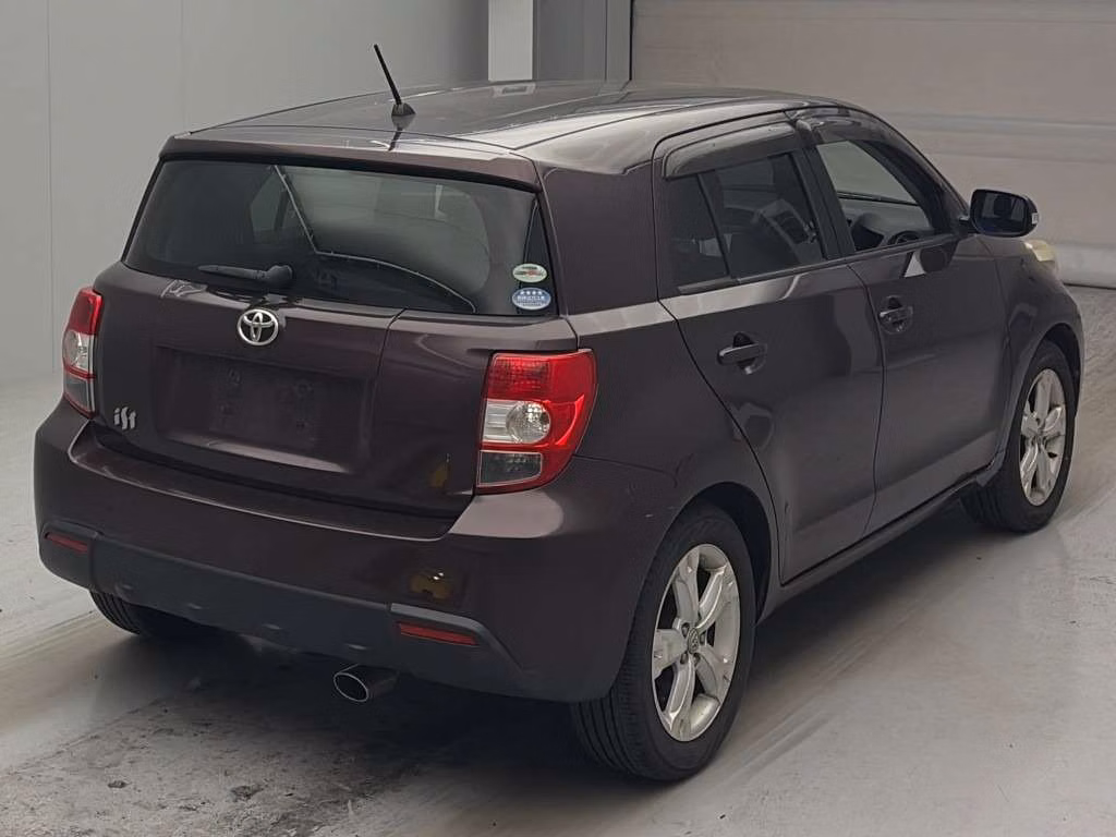 TOYOTA IST