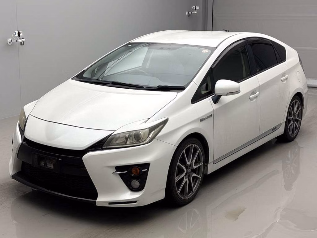 TOYOTA PRIUS