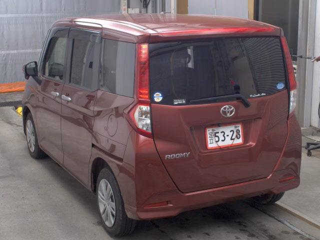 TOYOTA ROOMY