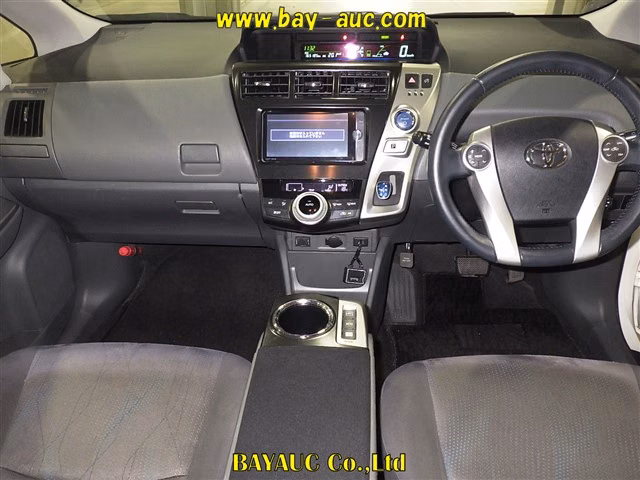 TOYOTA PRIUS ALPHA