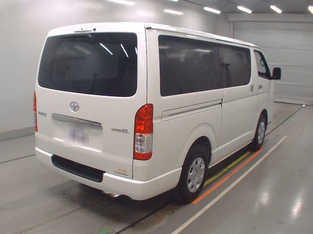 TOYOTA REGIUS ACE