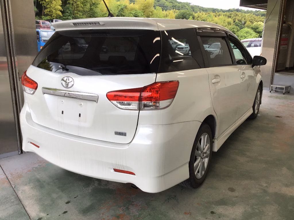 TOYOTA WISH