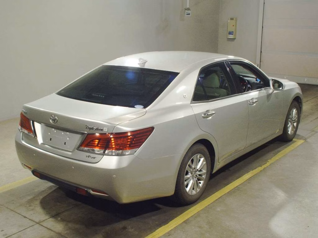 TOYOTA CROWN