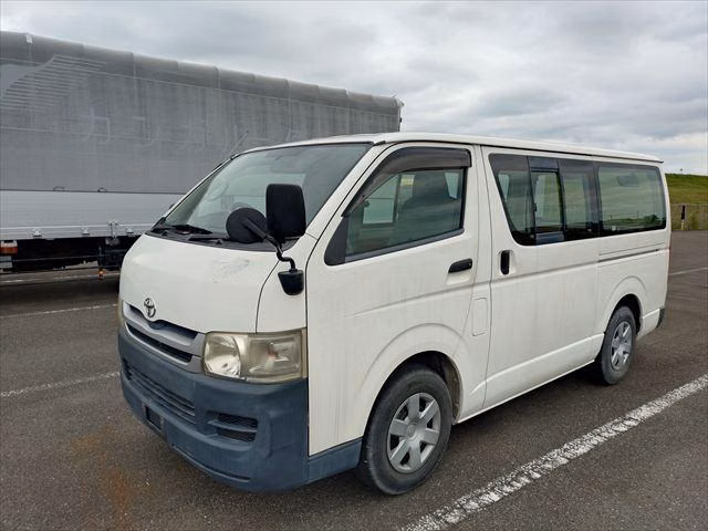 TOYOTA REGIUS ACE