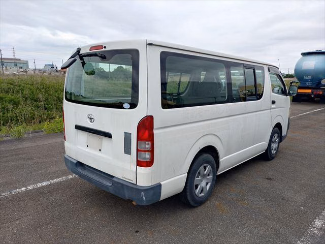 TOYOTA REGIUS ACE