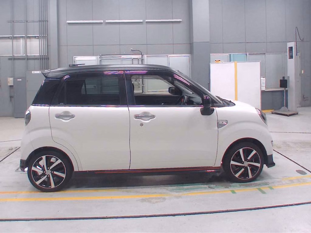 DAIHATSU CAST