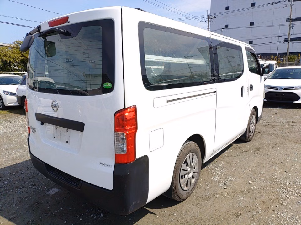 NISSAN NV350 CARAVAN