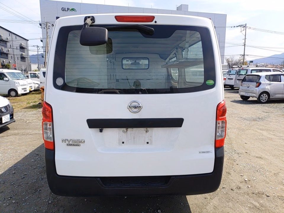 NISSAN NV350 CARAVAN