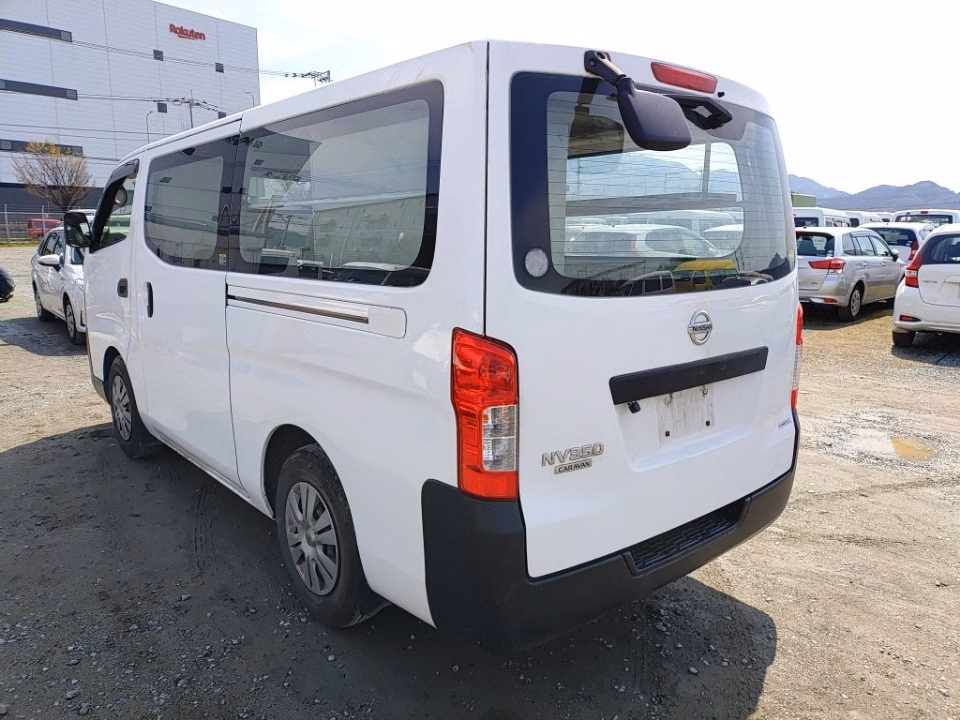 NISSAN NV350 CARAVAN
