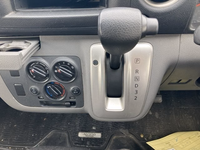 NISSAN NV350 CARAVAN