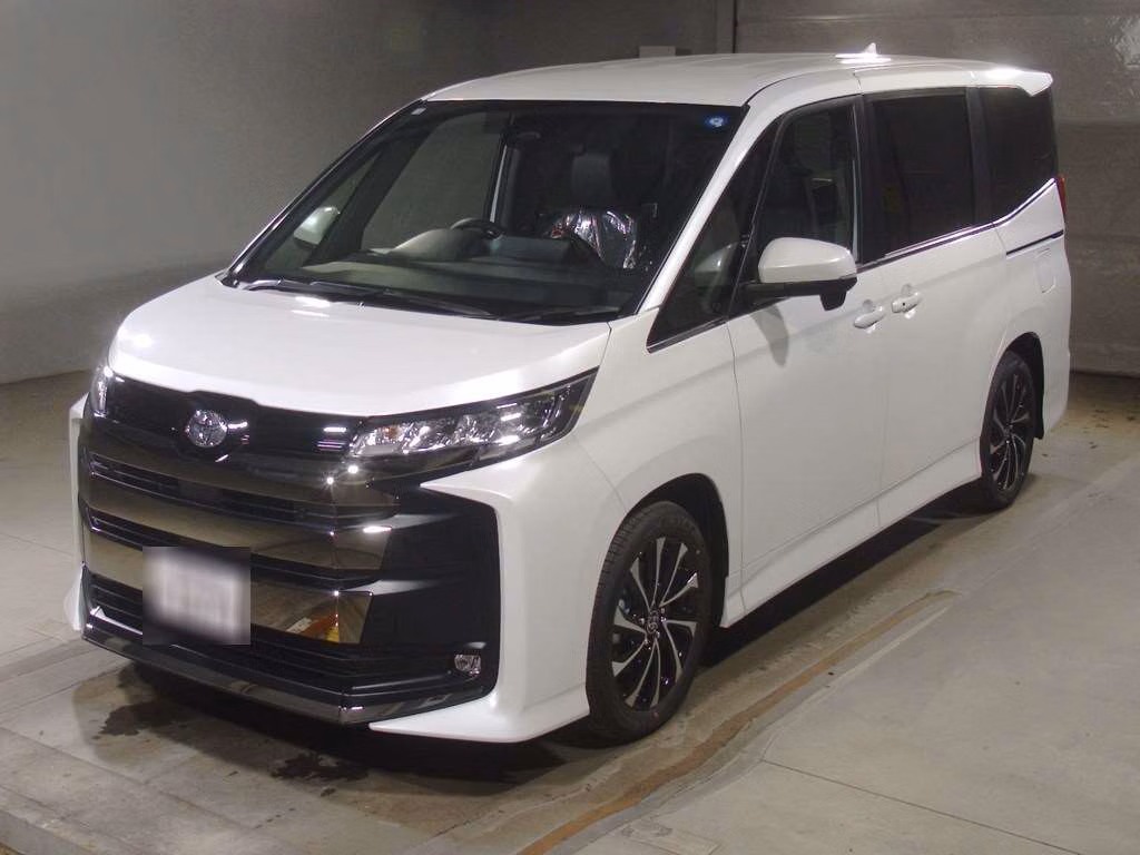 TOYOTA NOAH