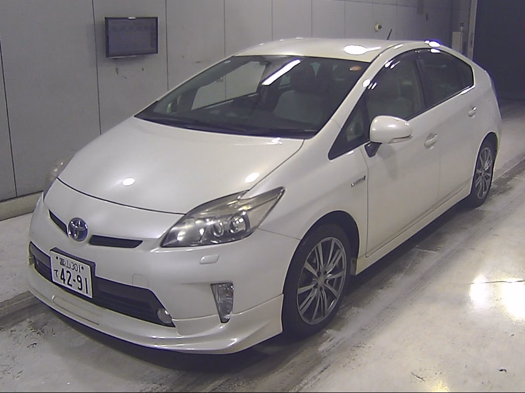 TOYOTA PRIUS