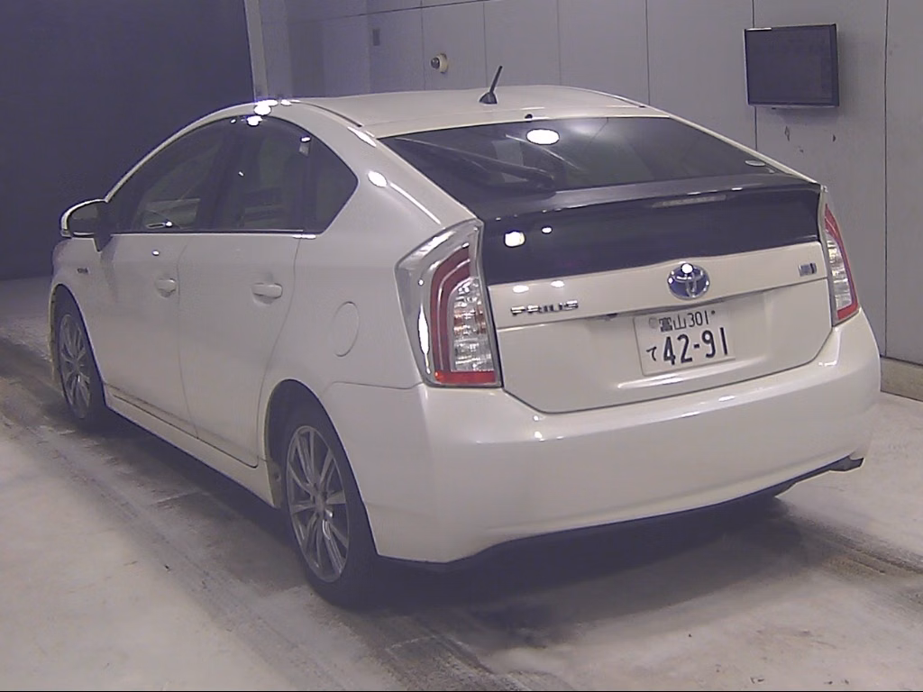 TOYOTA PRIUS