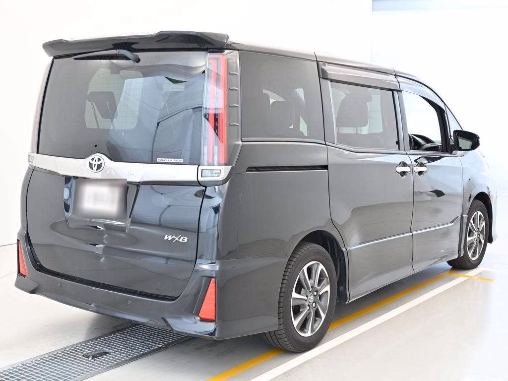 TOYOTA NOAH