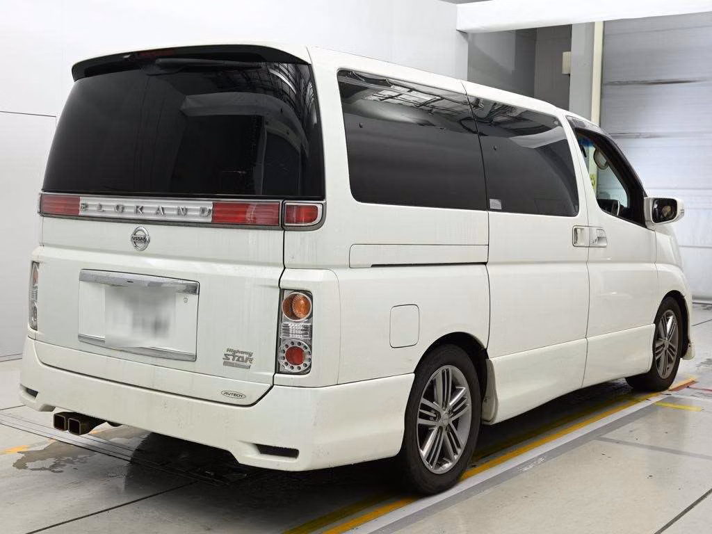 NISSAN ELGRAND