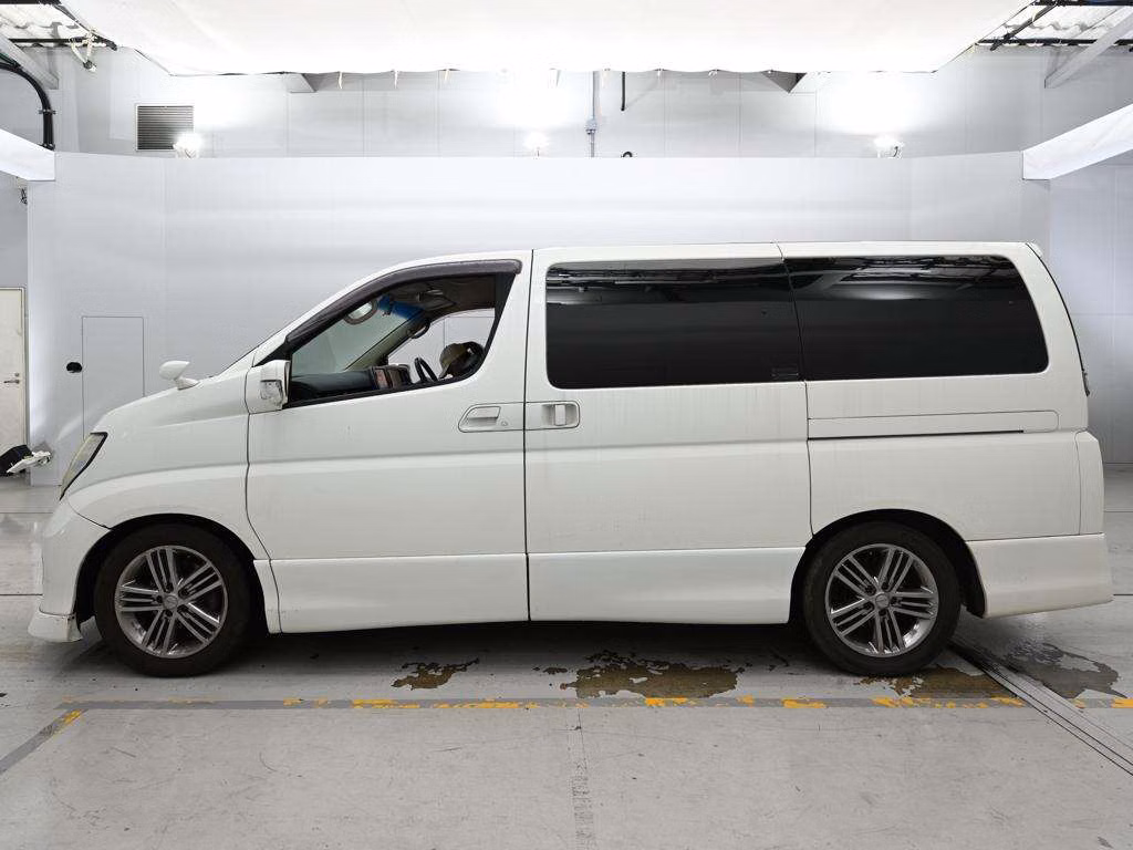 NISSAN ELGRAND