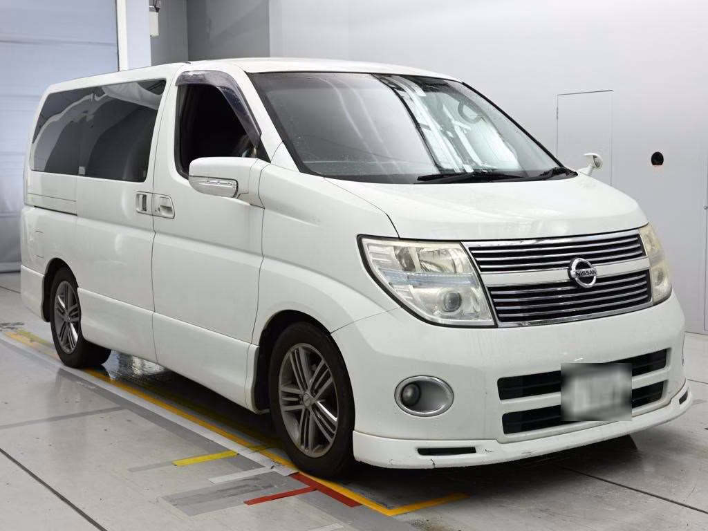 NISSAN ELGRAND