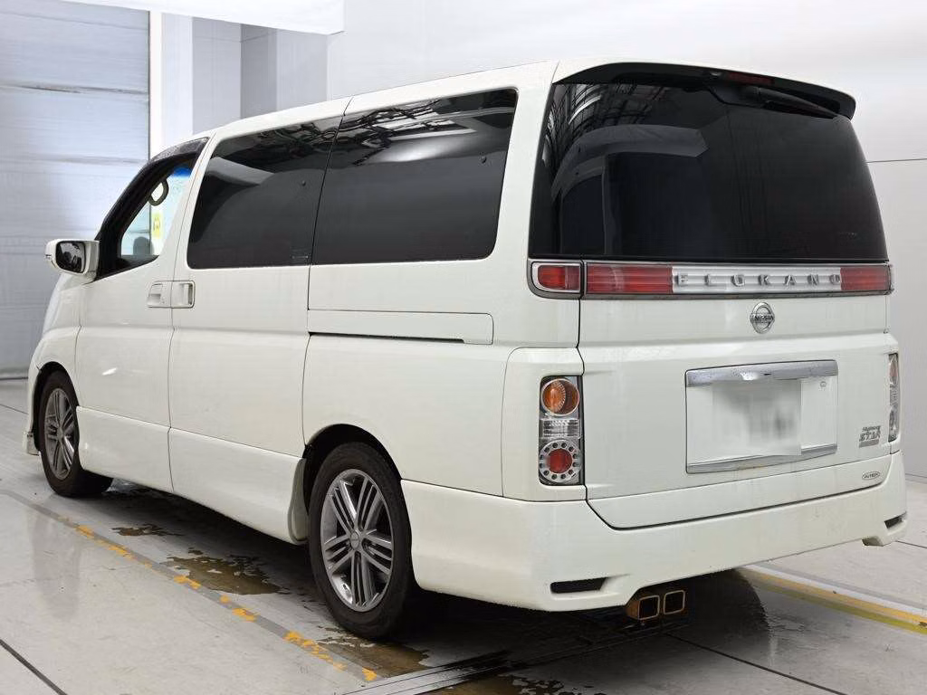 NISSAN ELGRAND