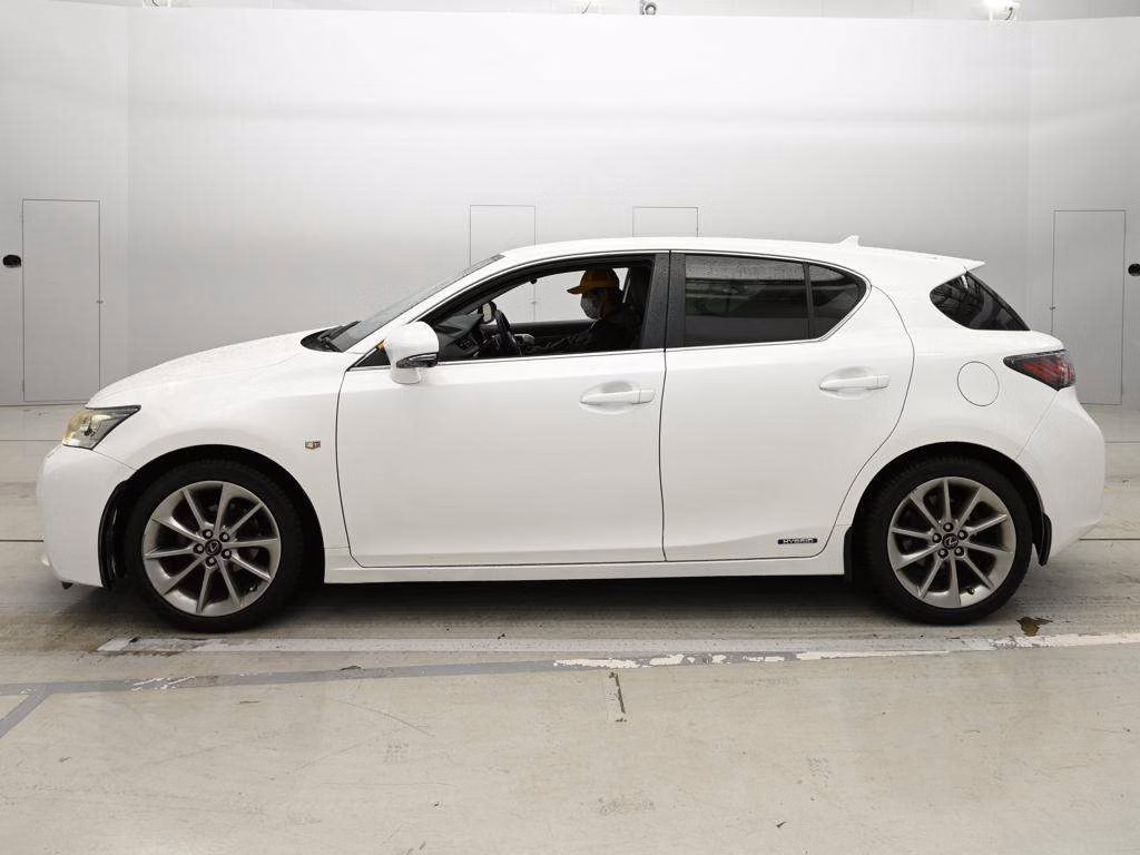 LEXUS CT200H