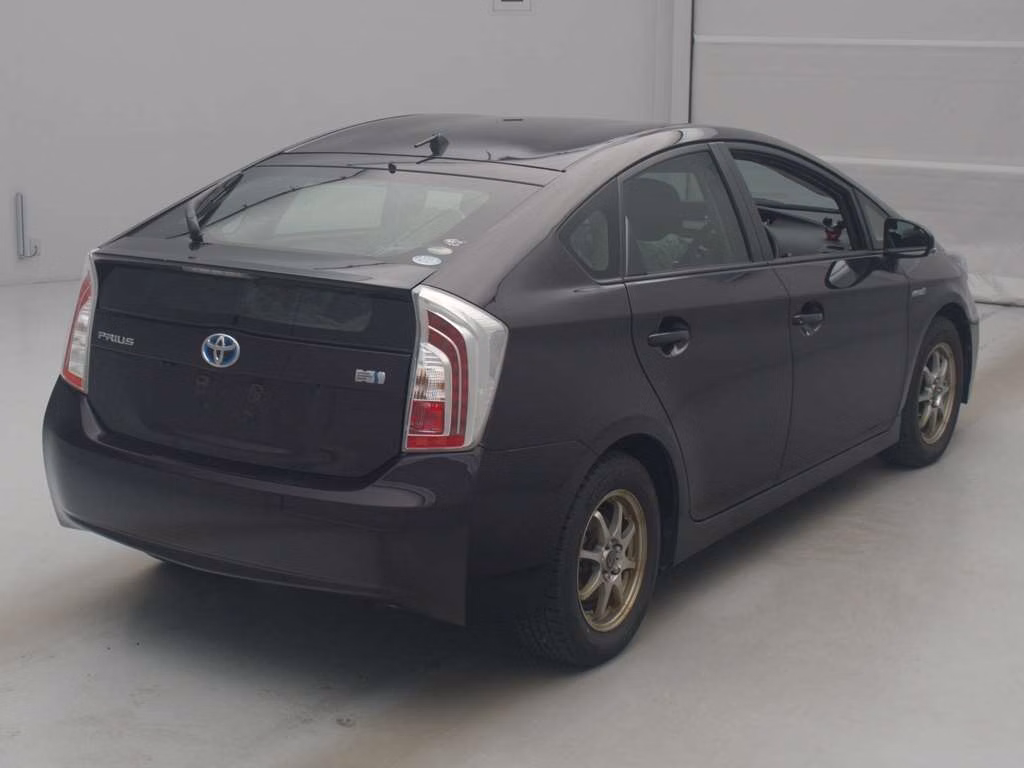 TOYOTA PRIUS