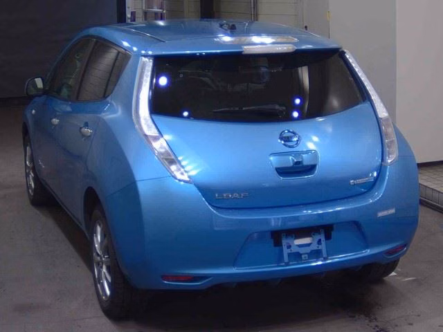 NISSAN LEAF