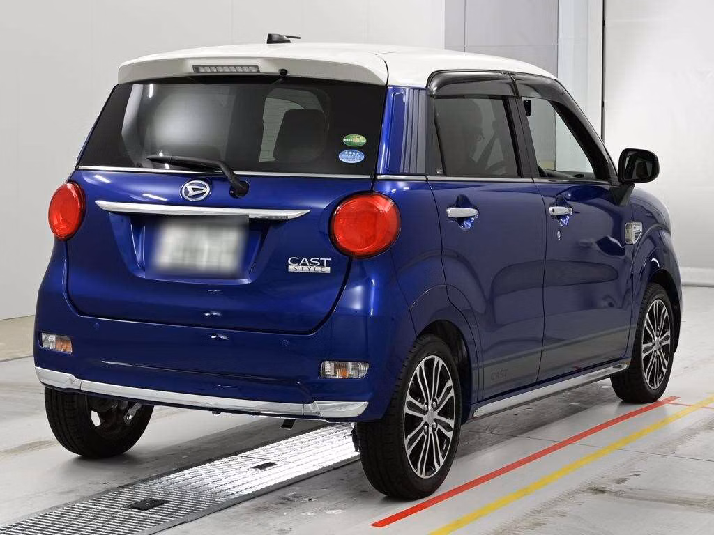 DAIHATSU CAST