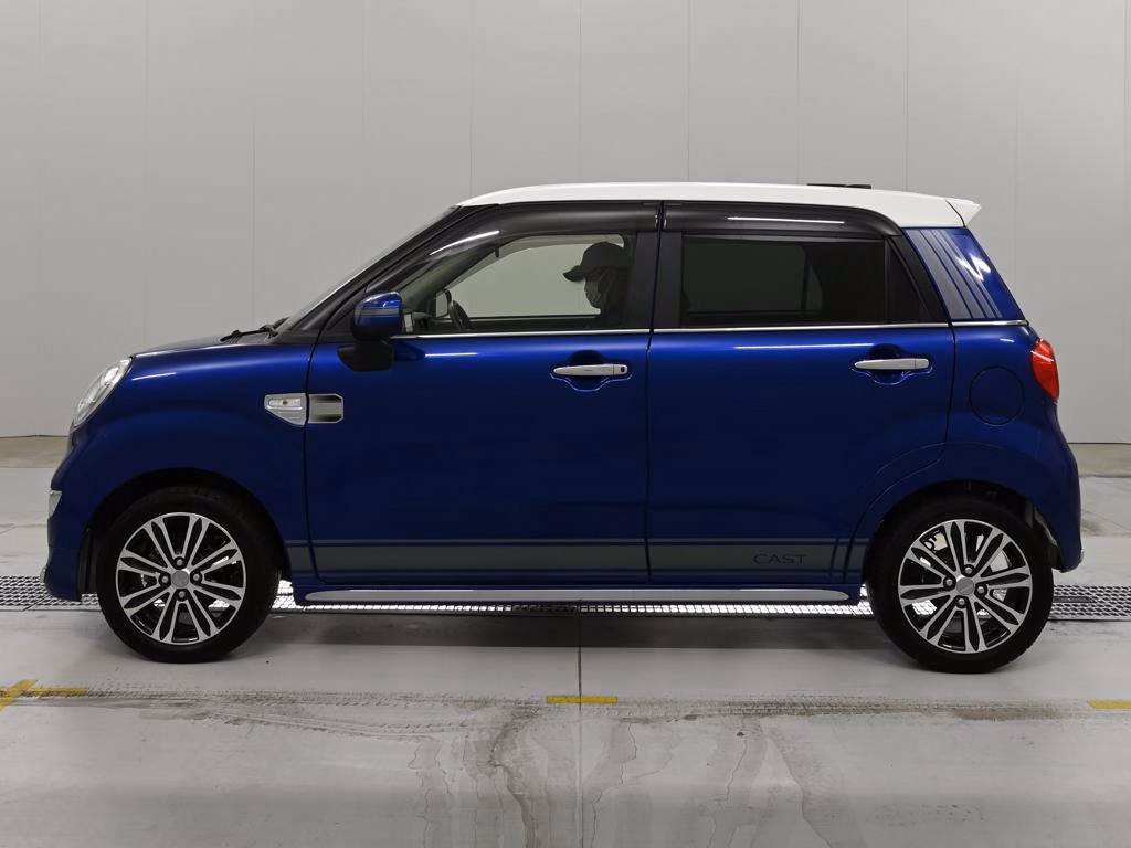 DAIHATSU CAST