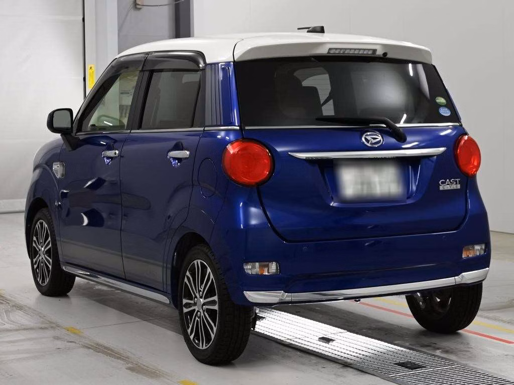DAIHATSU CAST