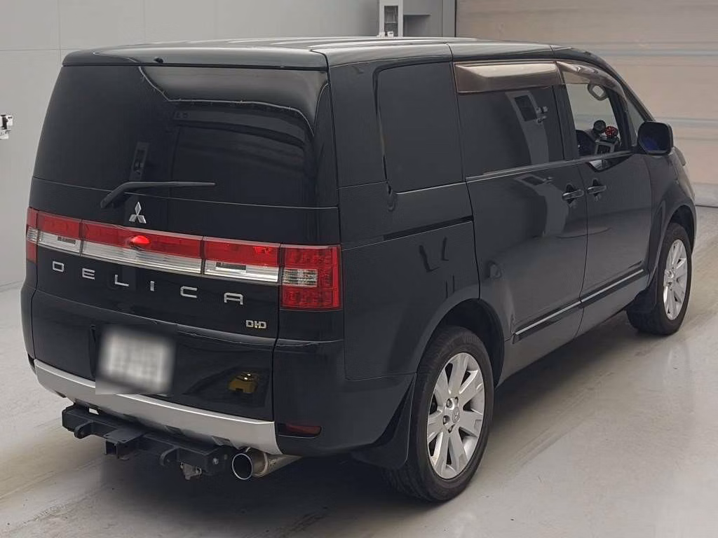 MITSUBISHI DELICA D:5