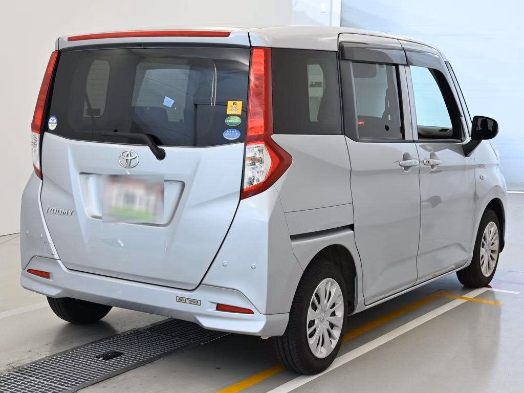 TOYOTA ROOMY