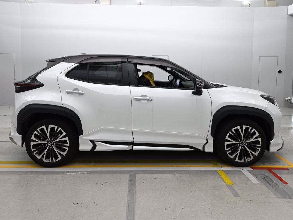 TOYOTA YARIS CROSS