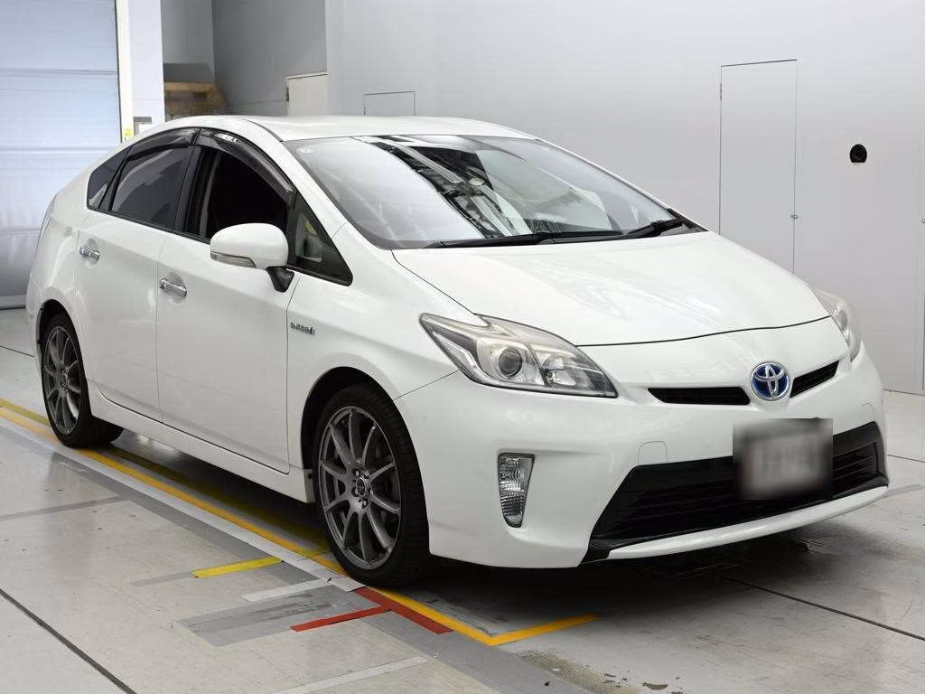 TOYOTA PRIUS