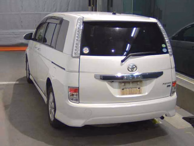 TOYOTA ISIS