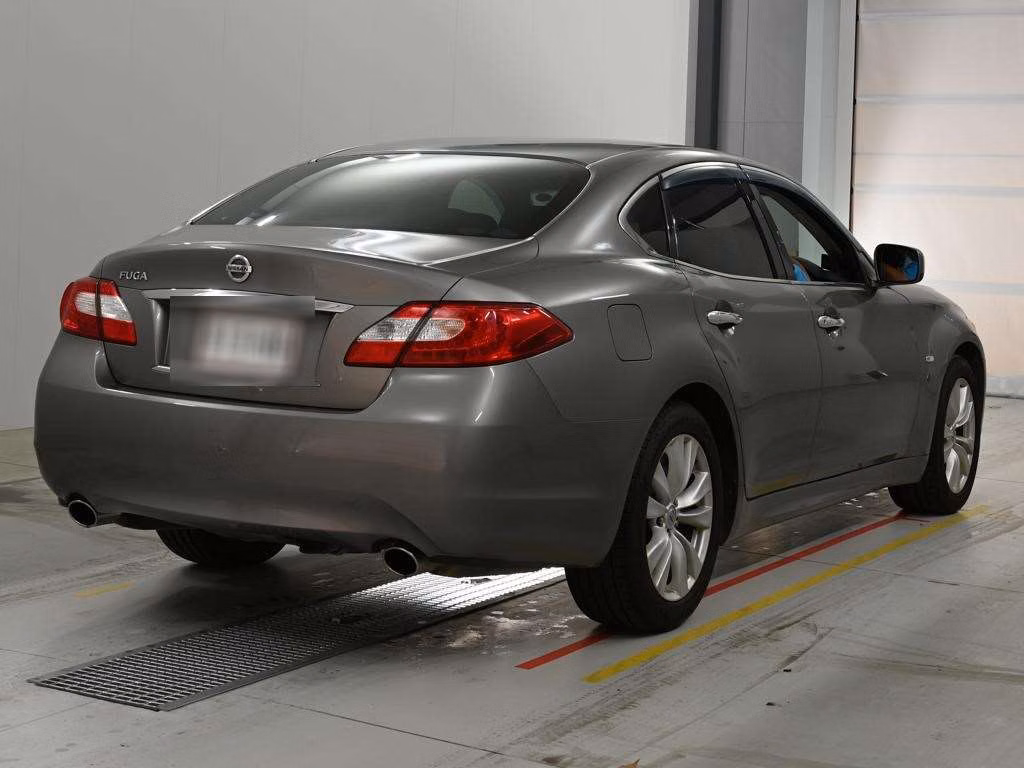 NISSAN FUGA