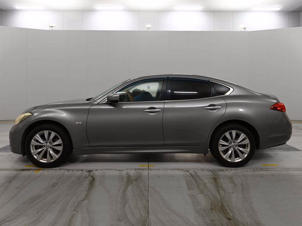NISSAN FUGA