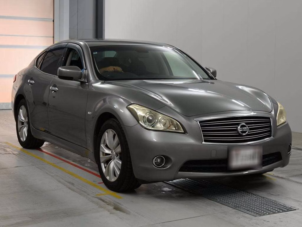NISSAN FUGA