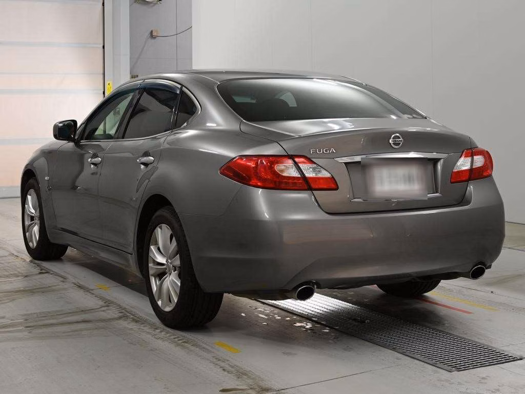 NISSAN FUGA