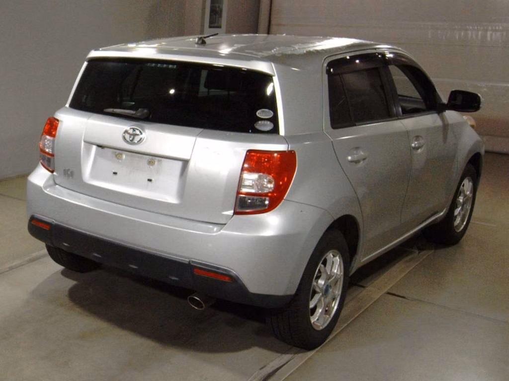 TOYOTA IST
