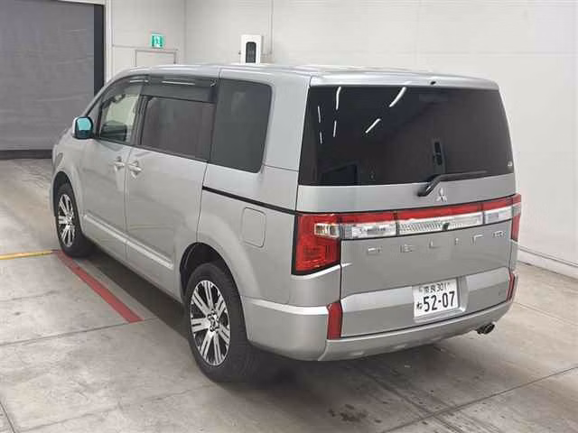 MITSUBISHI DELICA D:5