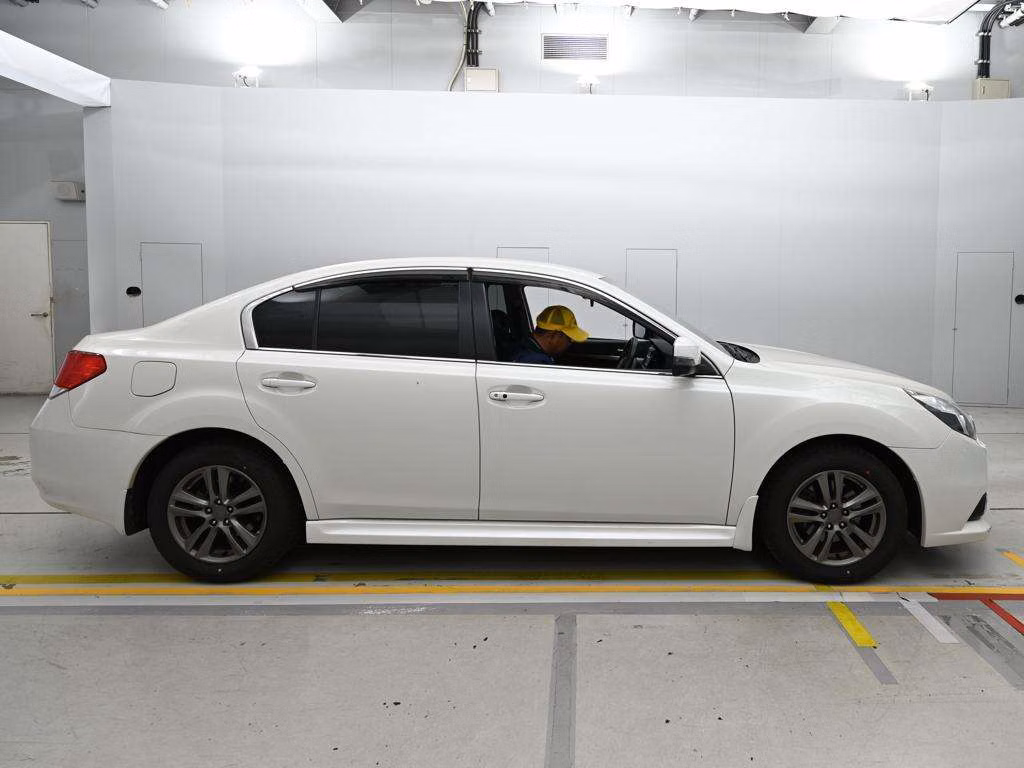 SUBARU LEGACY B4