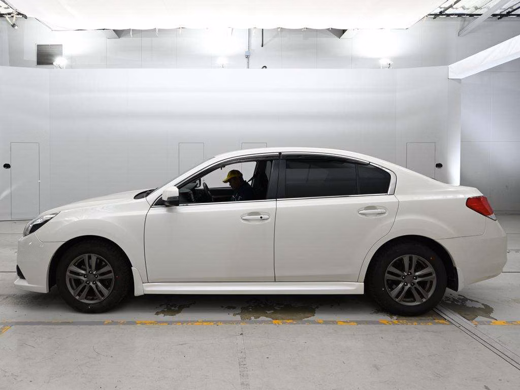 SUBARU LEGACY B4