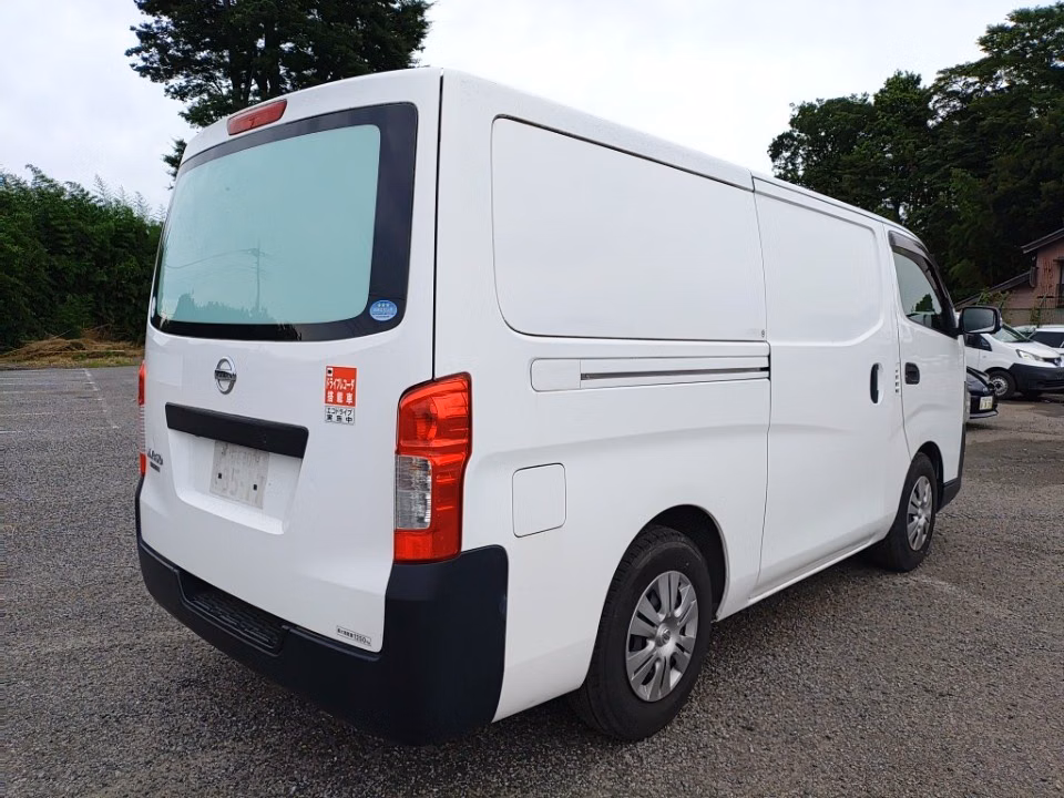 NISSAN NV350 CARAVAN