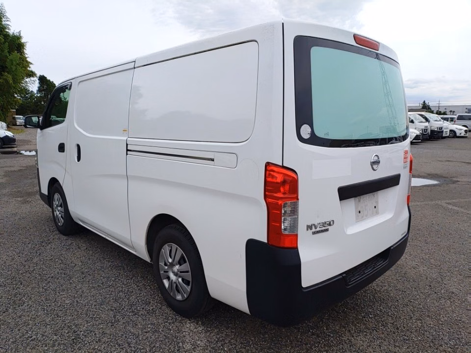 NISSAN NV350 CARAVAN