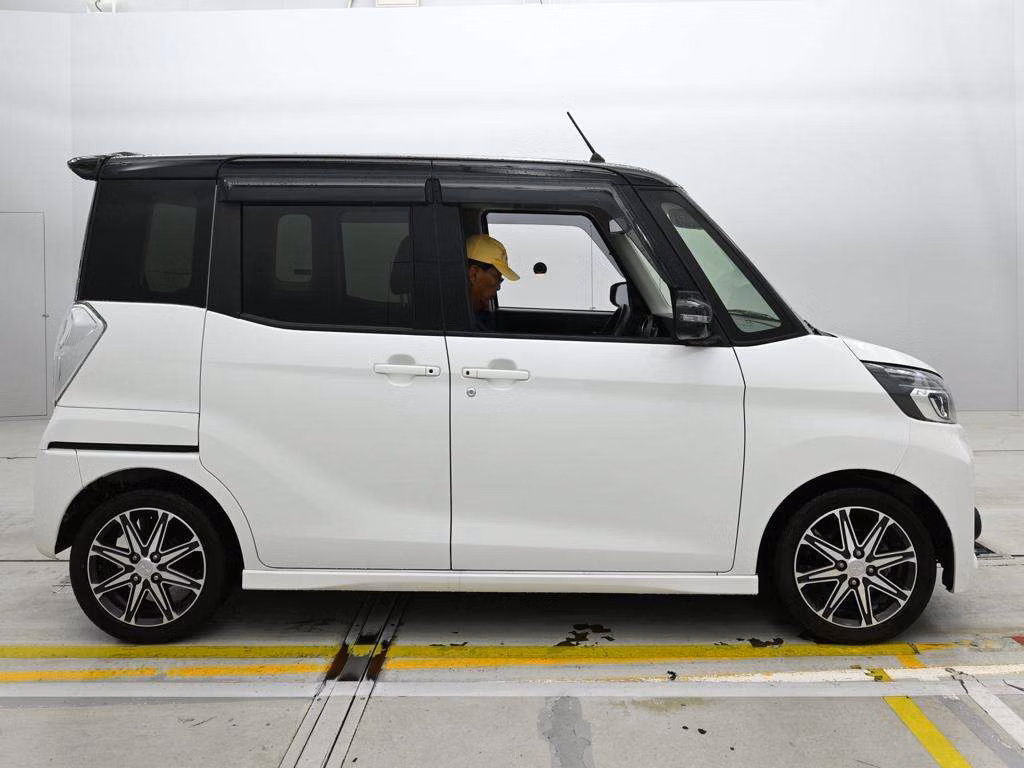 MITSUBISHI EK SPACE