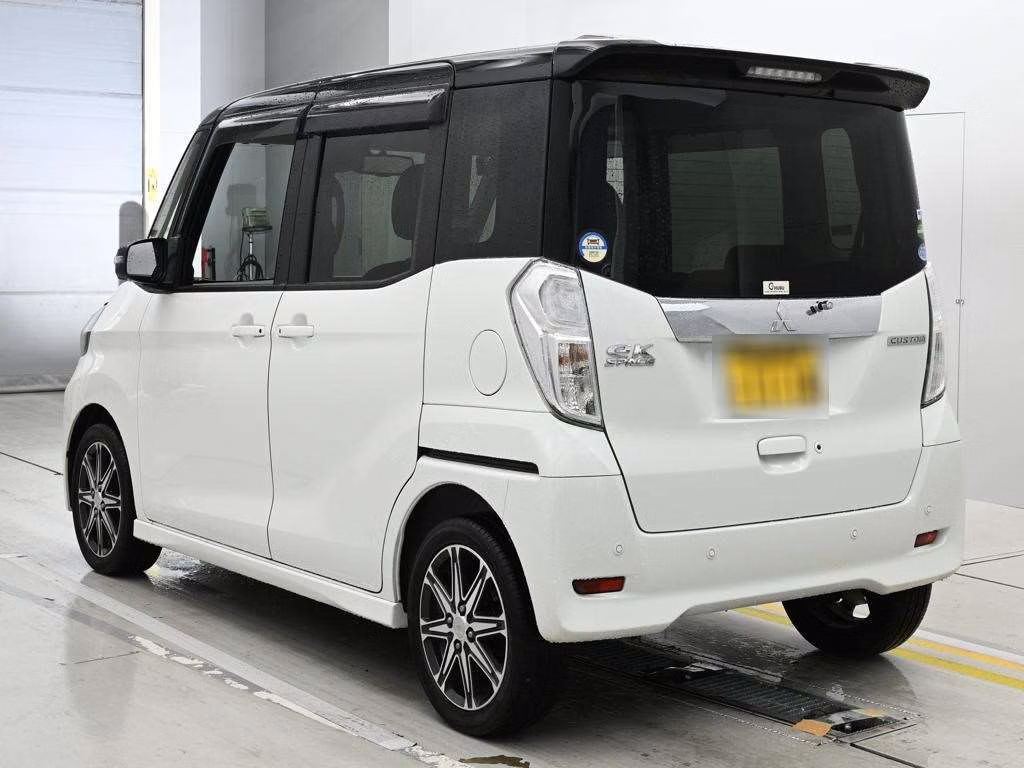 MITSUBISHI EK SPACE