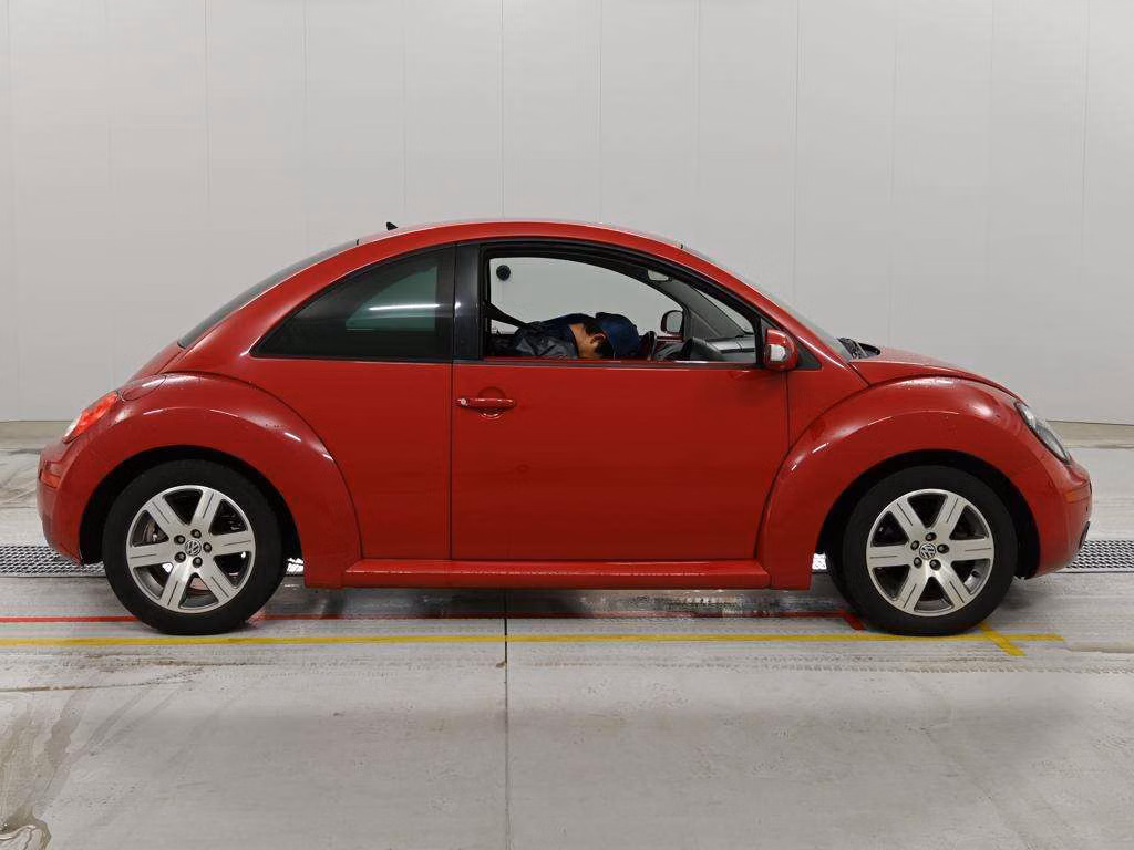 VOLKSWAGEN BEETLE